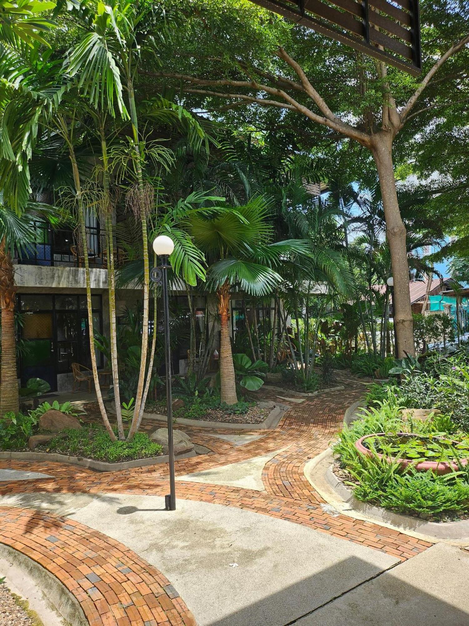 The Picturebook Guesthouse แม่สอด ภายนอก รูปภาพ