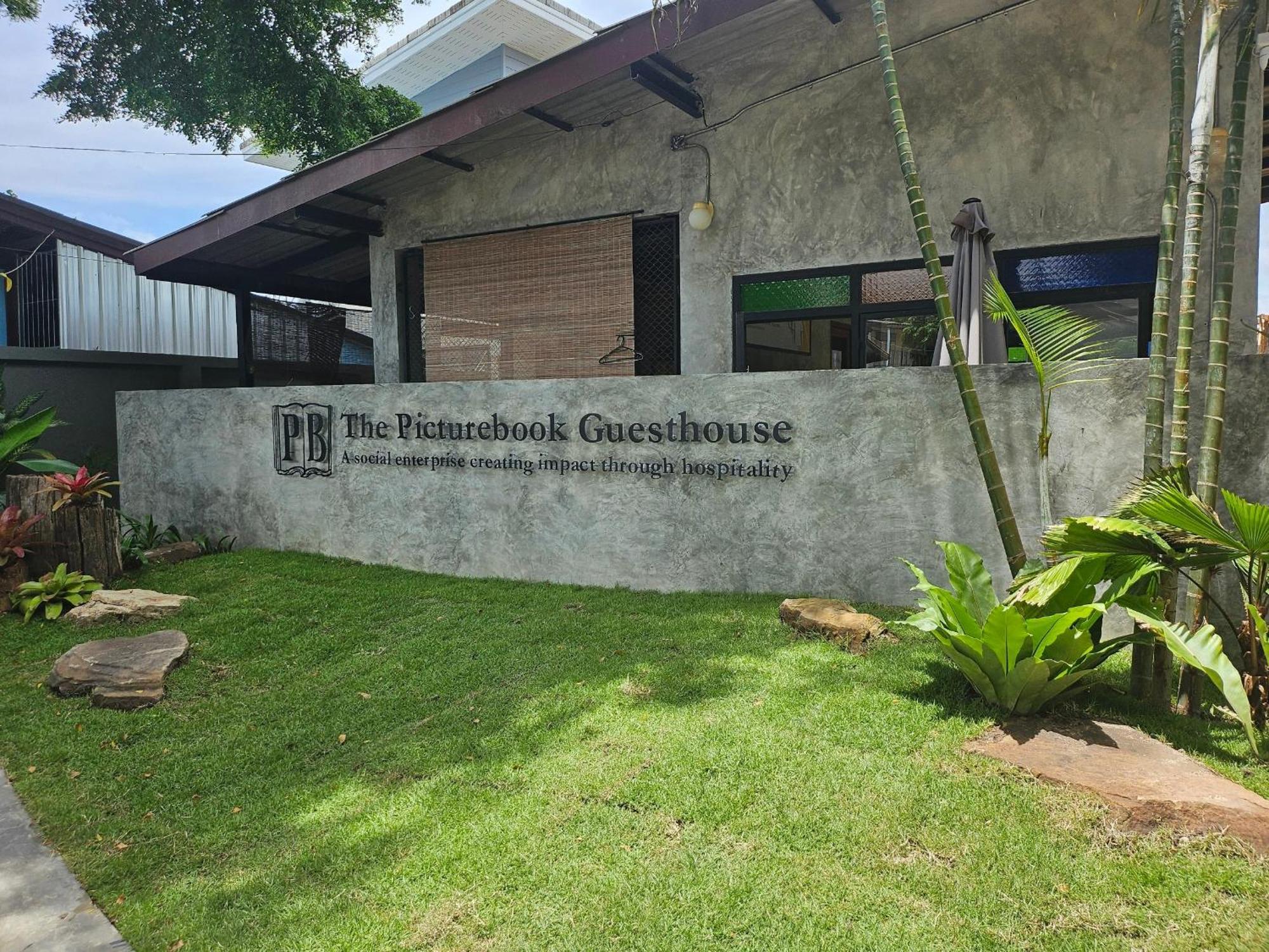 The Picturebook Guesthouse แม่สอด ภายนอก รูปภาพ
